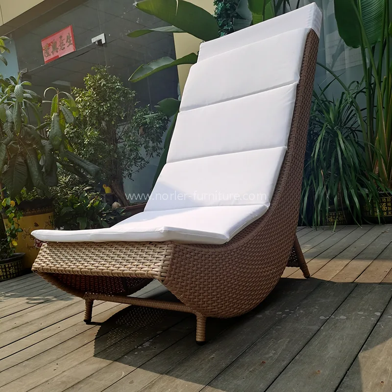 Outdoor Leisure Aluminium Frame Pe Rattan Sun Lounger