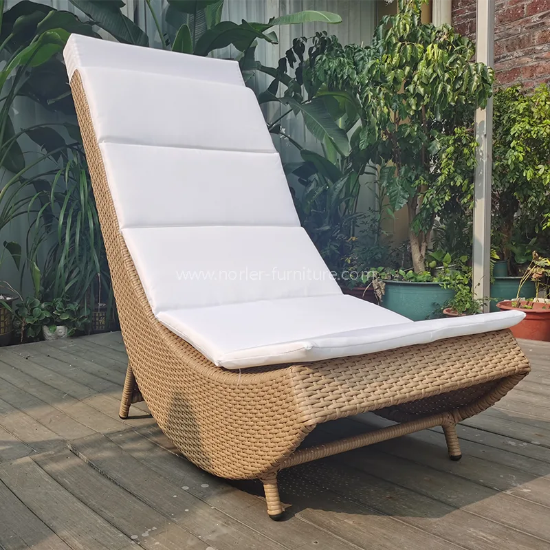 Outdoor Leisure Aluminium Frame Pe Rattan Sun Lounger