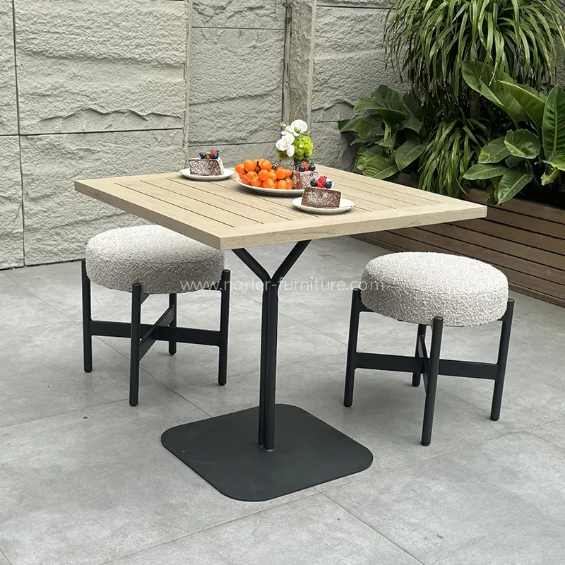 ระเบียงโต๊ะกาแฟสี่เหลี่ยมจัตุรัสกลางแจ้ง